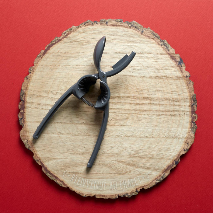 CHESTNUT CLIP AND NUTCRACKER