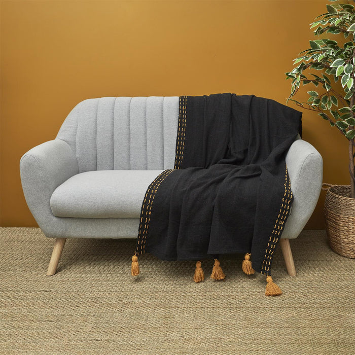 TOP OF SOFA POMPONS BLACK 130X150CM