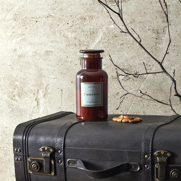 1 piece - CHIC APOTHECARY SCENTED CANDLE H16.5CM M12 - for color option contact us on 03 46 45 47